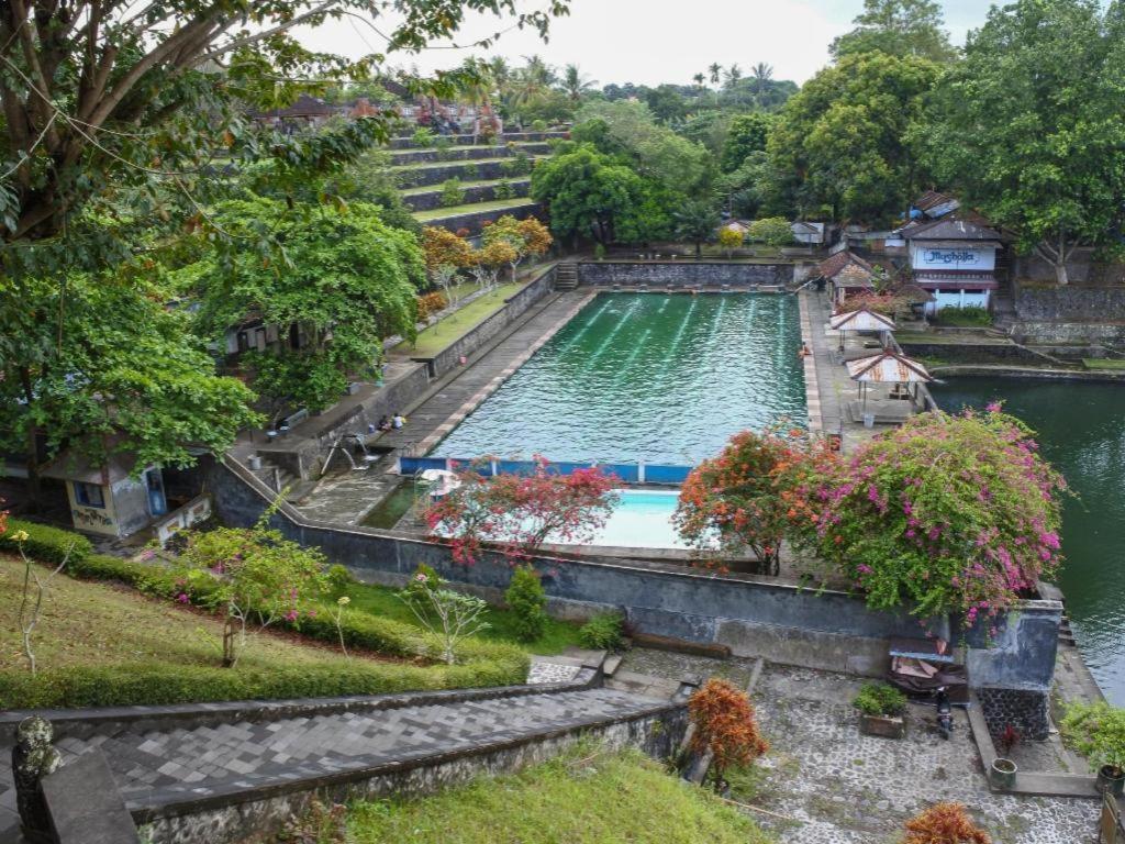 Hart Hotel Arjuna Mataram Kültér fotó
