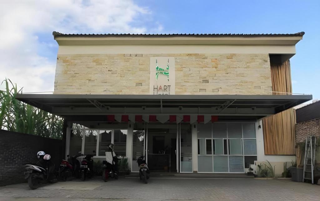 Hart Hotel Arjuna Mataram Kültér fotó