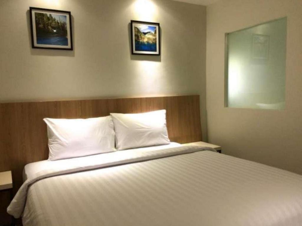 Hart Hotel Arjuna Mataram Kültér fotó