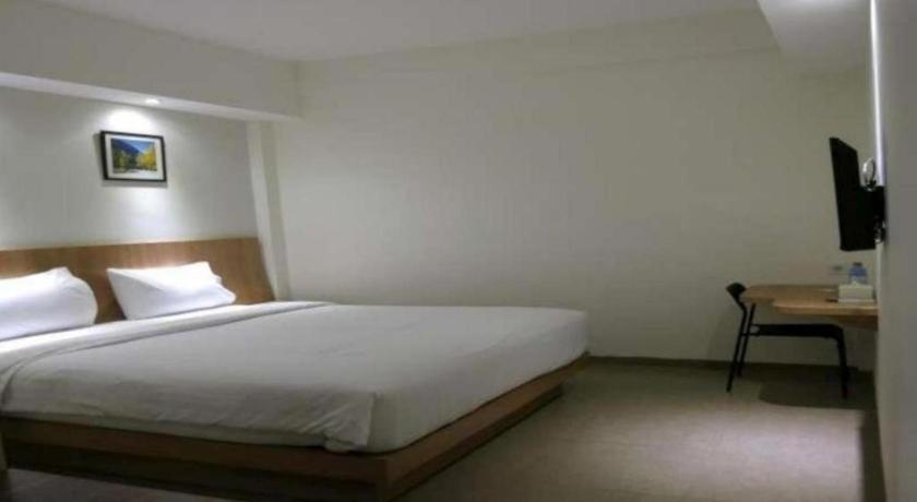 Hart Hotel Arjuna Mataram Kültér fotó