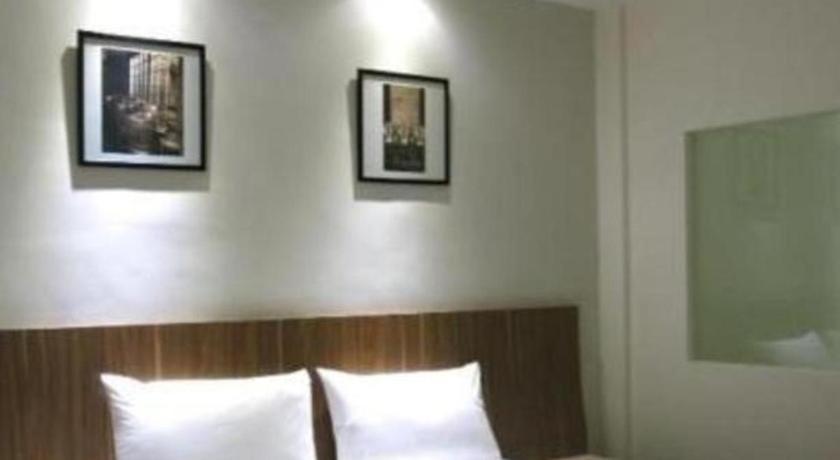 Hart Hotel Arjuna Mataram Kültér fotó