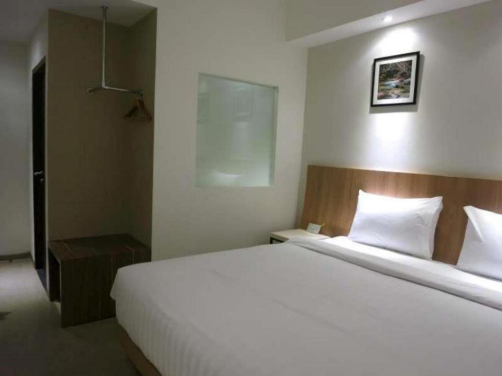Hart Hotel Arjuna Mataram Kültér fotó