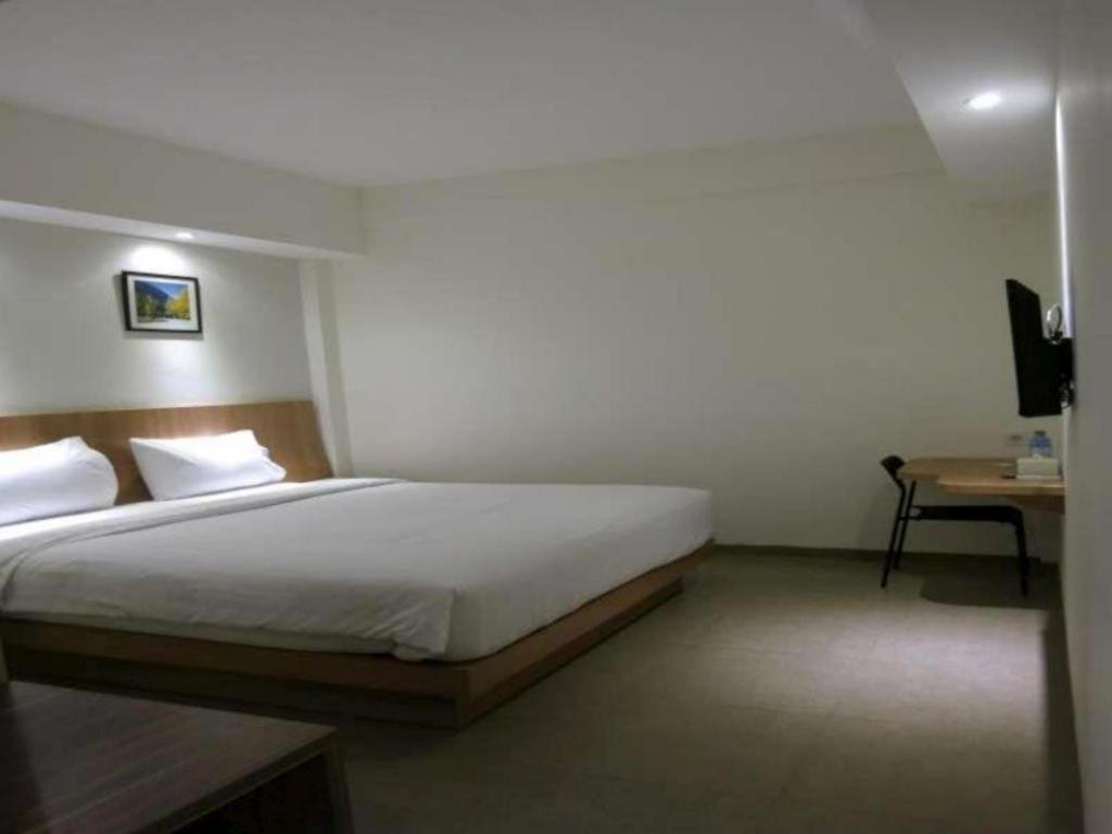Hart Hotel Arjuna Mataram Kültér fotó
