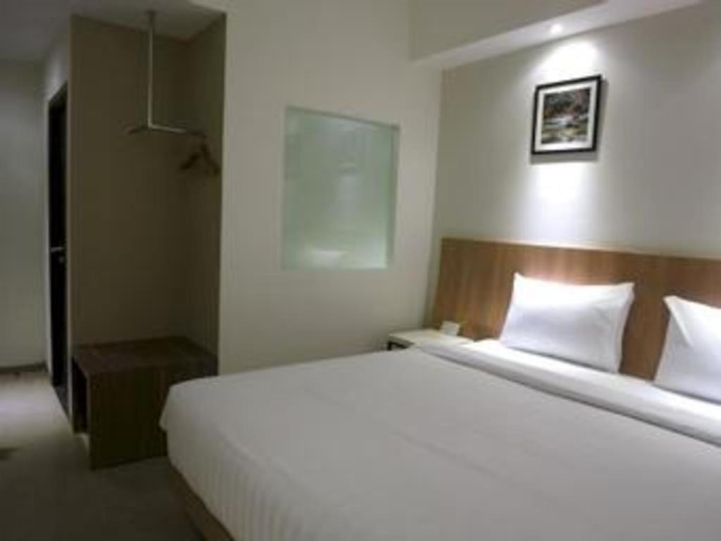 Hart Hotel Arjuna Mataram Kültér fotó