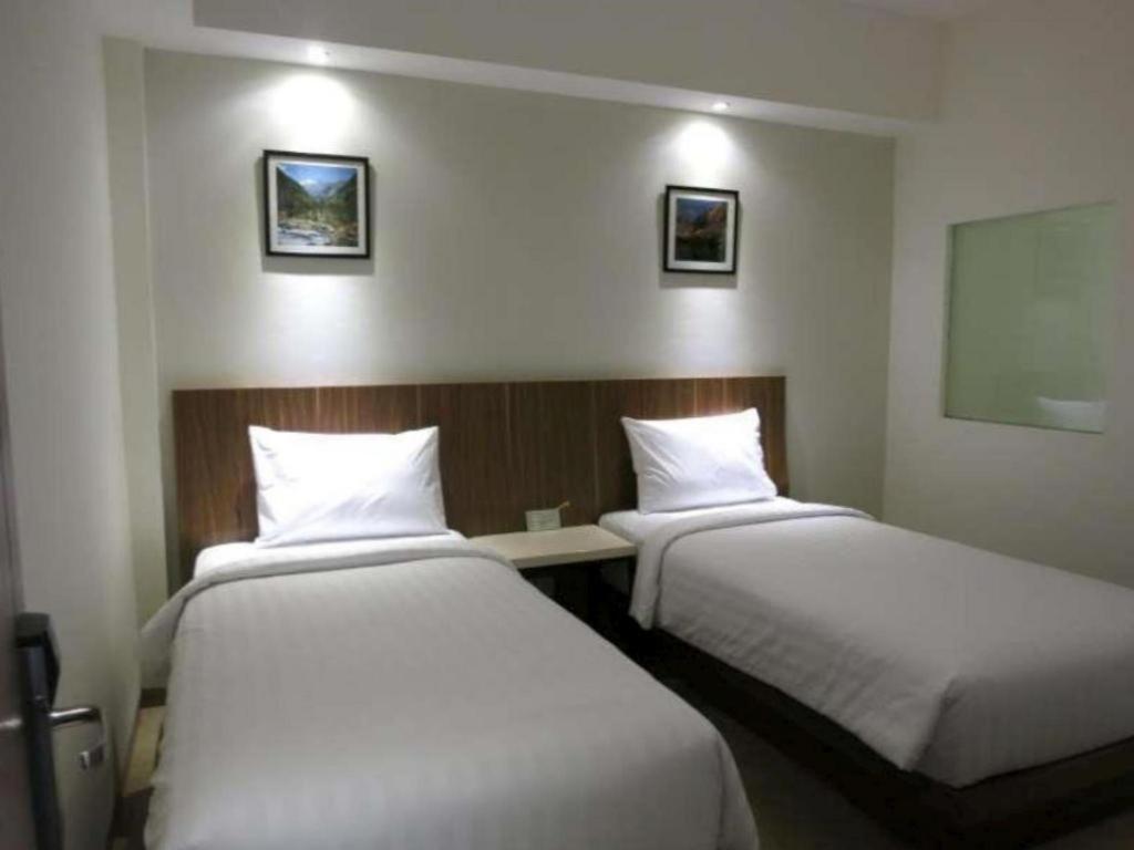 Hart Hotel Arjuna Mataram Kültér fotó