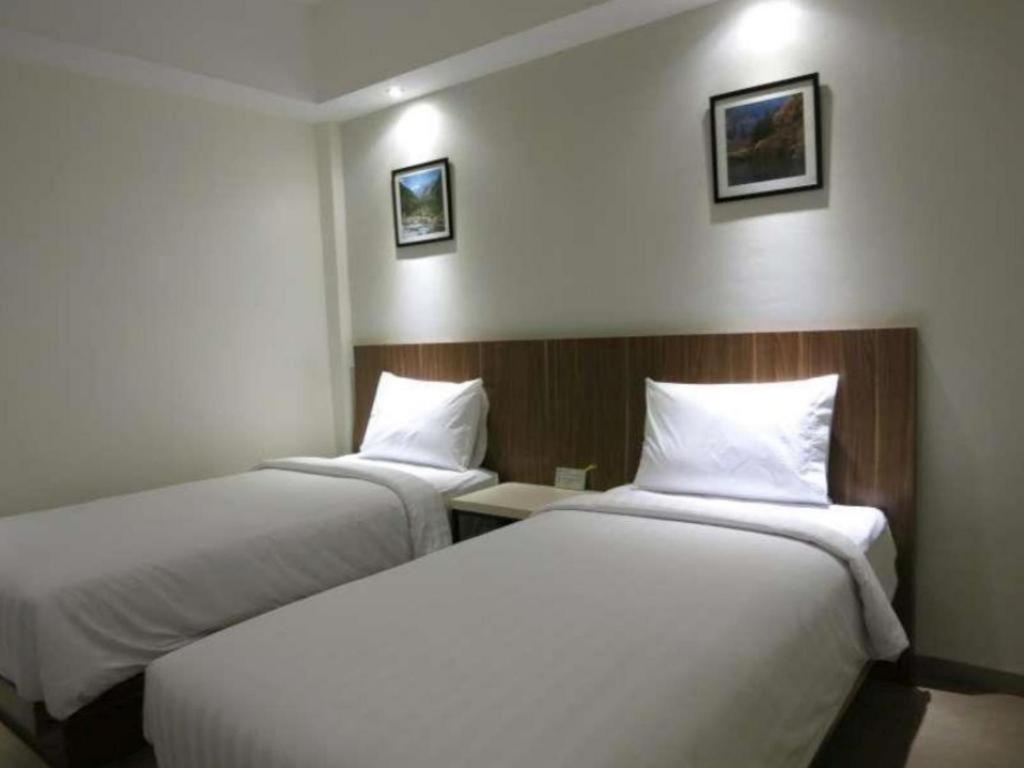 Hart Hotel Arjuna Mataram Kültér fotó
